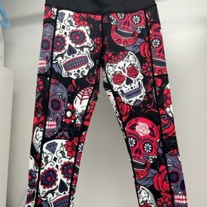 CVG skulls and roses Capris S